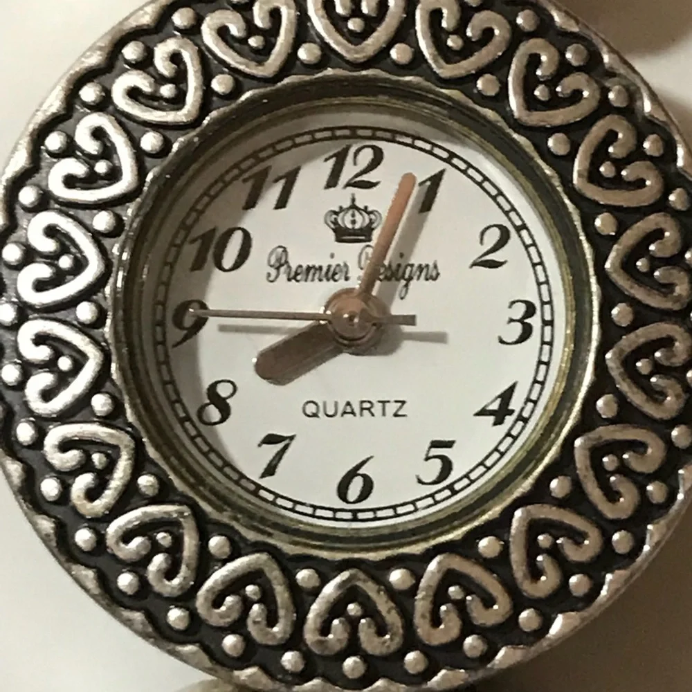 Premiere Designs interchangeable Watch with leather‎ band.